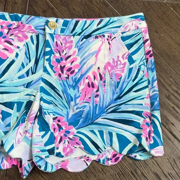 Lilly Pulitzer Mr. Peacock Blue buttercup short - Size 6 - Picture 3 of 6